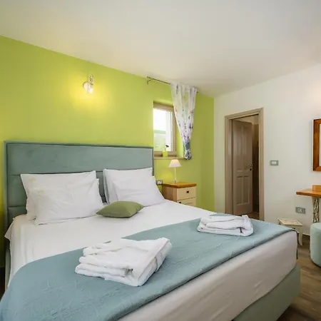 Willa Stella Polaris