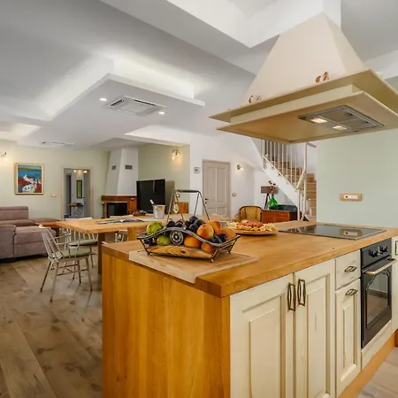 Stella Polaris Villa Stuti