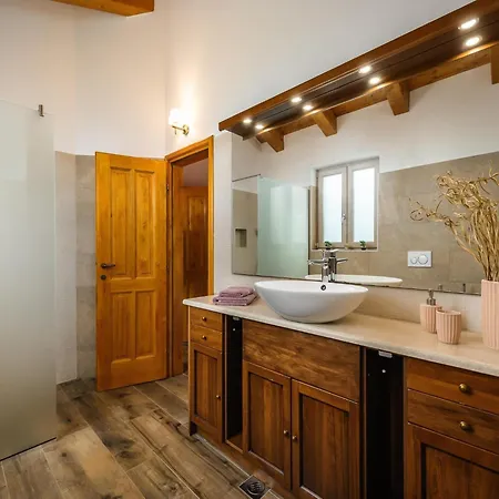 Stella Polaris Villa