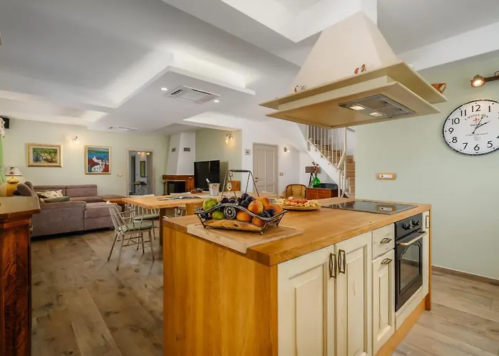 Stella Polaris Villa Stuti